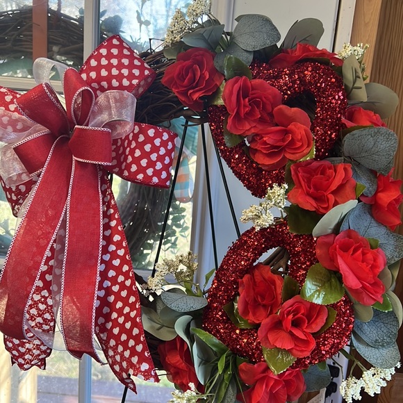 Valentine’s Day grapevine wreath - Picture 4 of 6